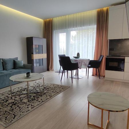 New J&R Apartment Near Girstutis, Free Private Parking & Self Check-In Kaunas Bagian luar foto