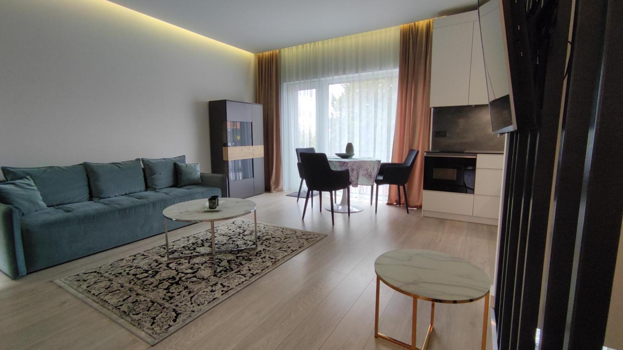 New J&R Apartment Near Girstutis, Free Private Parking & Self Check-In Kaunas Bagian luar foto