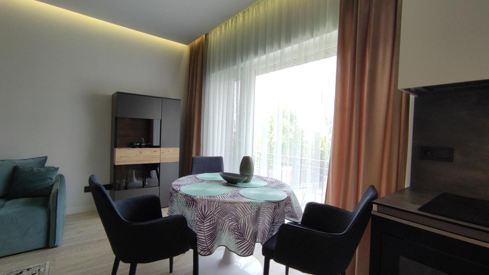 New J&R Apartment Near Girstutis, Free Private Parking & Self Check-In Kaunas Bagian luar foto