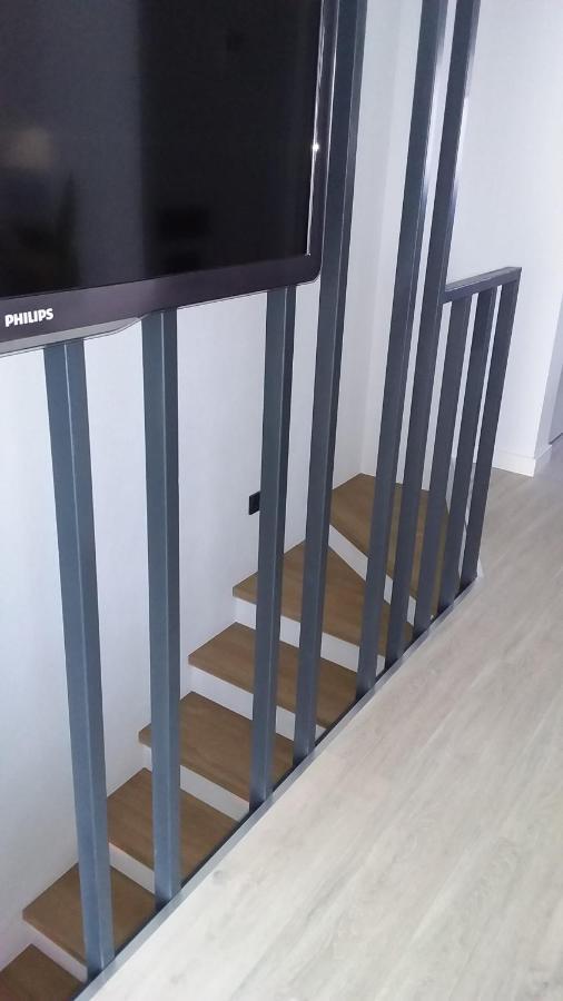 New J&R Apartment Near Girstutis, Free Private Parking & Self Check-In Kaunas Bagian luar foto