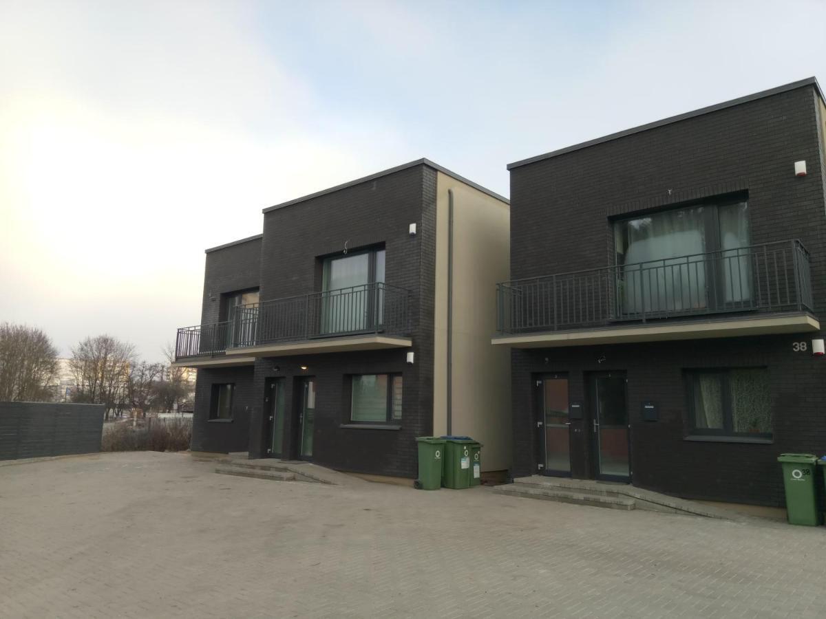 New J&R Apartment Near Girstutis, Free Private Parking & Self Check-In Kaunas Bagian luar foto